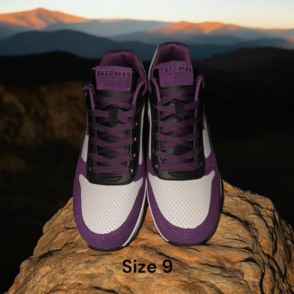 NWT SKECHERS WOMENS 9